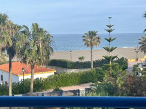 Primera línea de playa vistas al mar Sabinillas